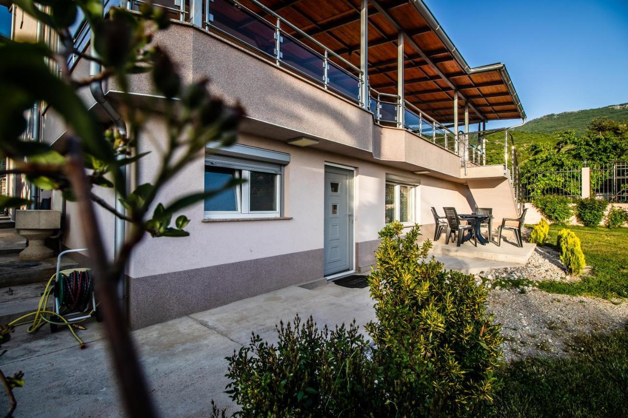 אוהריד Villa Tema מראה חיצוני תמונה